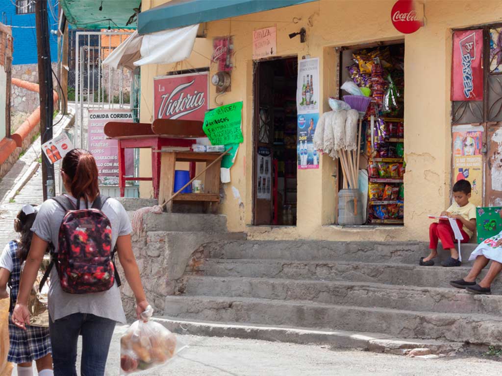 ¿Cómo lograr una fachada llamativa para tu tienda de abarrotes?